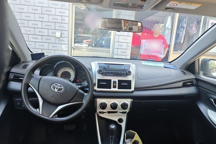 Used Toyota YARiS L Zhi Xuan 2015 1.5G Automatic Xuan Dong Sunroof Special Edition Center Console