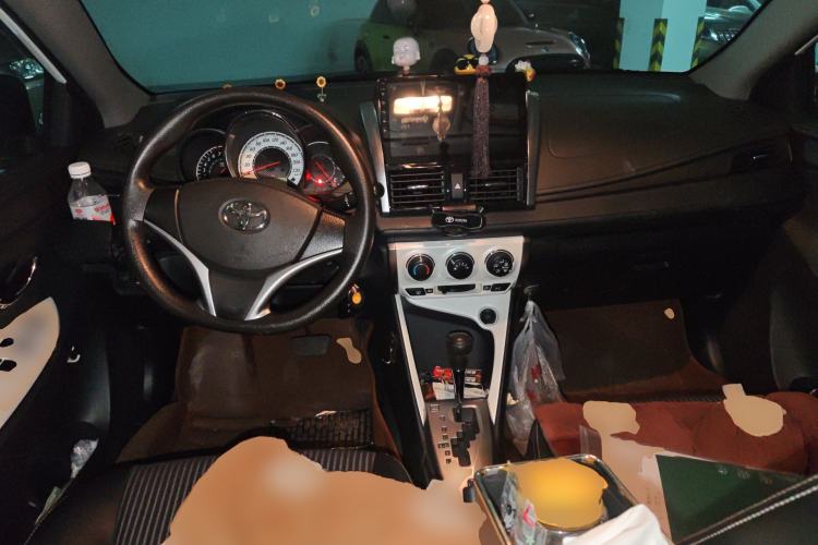 Used Toyota YARiS L Zhi Xuan 2015 1.5G Automatic Xuan Dong Sunroof Special Edition Center Console
