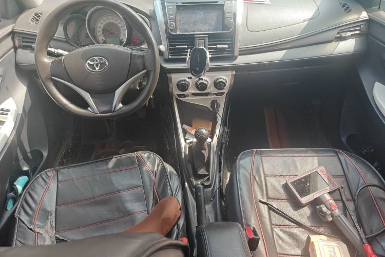 Used Toyota YARiS L Zhi Xuan 2015 1.5G Manual Xuan Dong Sunroof Special Edition Center Console