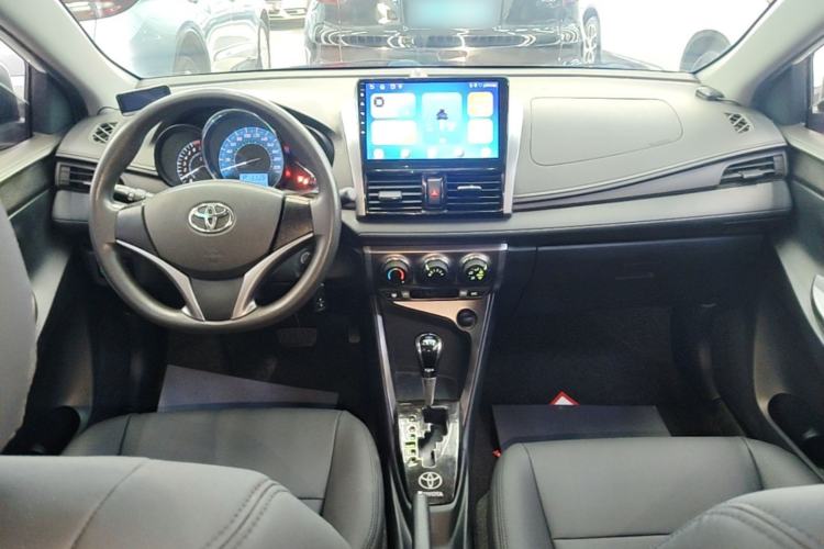 Used Toyota YARiS L Zhi Xuan 2015 1.5E Automatic Charm Edition Center Console