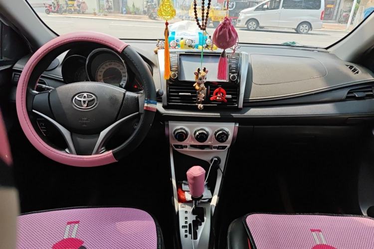 Used Toyota YARiS L Zhi Xuan 2015 1.5G Automatic Xuan Dong Sunroof Special Edition Center Console