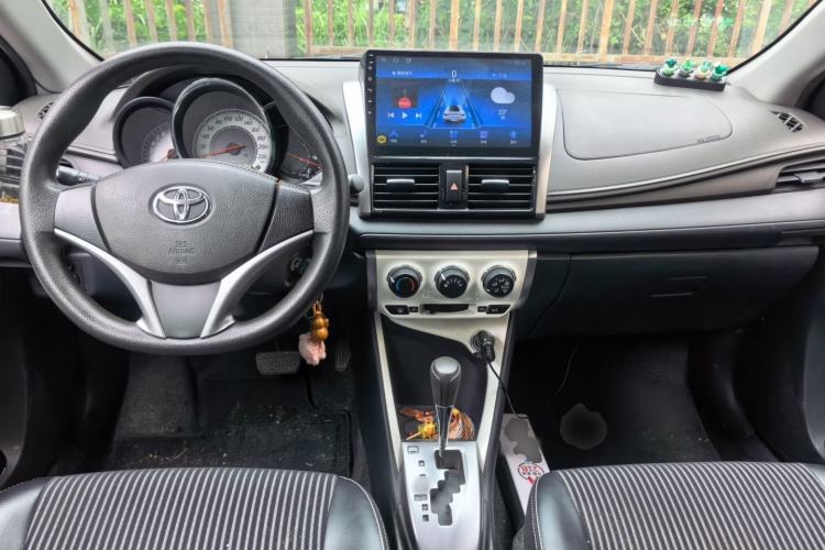 Used Toyota YARiS L Zhi Xuan 2015 1.5G Automatic Xuan Dong Sunroof Special Edition Center Console