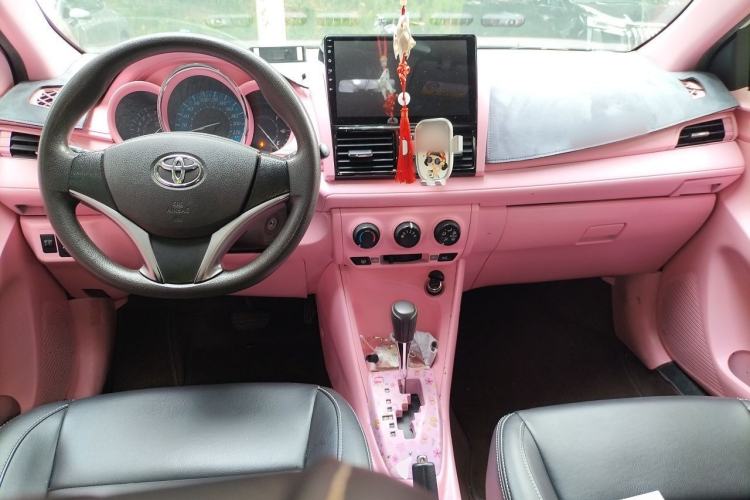 Used Toyota YARiS L Zhi Xuan 2015 1.5E Automatic Charm Edition Center Console