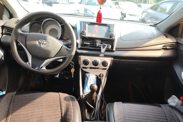 Used Toyota YARiS L Zhi Xuan 2015 1.5G Manual Xuan Dong Sunroof Special Edition Center Console