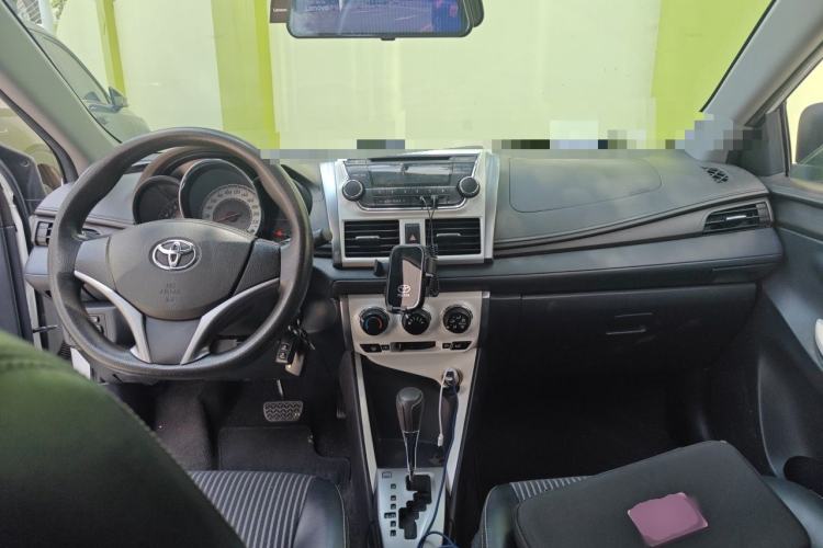 Used Toyota YARiS L Zhi Xuan 2015 1.5G Automatic Xuan Dong Sunroof Special Edition Center Console