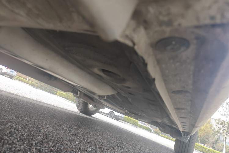 Used Toyota YARiS L Zhi Xuan 2015 1.5G Manual Xuan Dong Sunroof Special Edition Chassis Front Left
