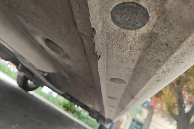 Used Toyota YARiS L Zhi Xuan 2015 1.5G Automatic Xuan Dong Sunroof Special Edition Chassis Front Left