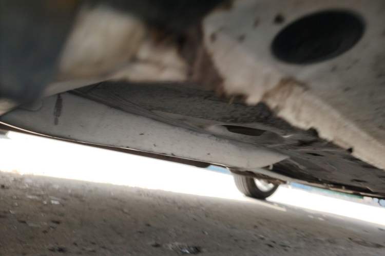 Used Toyota YARiS L Zhi Xuan 2015 1.5G Manual Xuan Dong Sunroof Special Edition Chassis Front Left