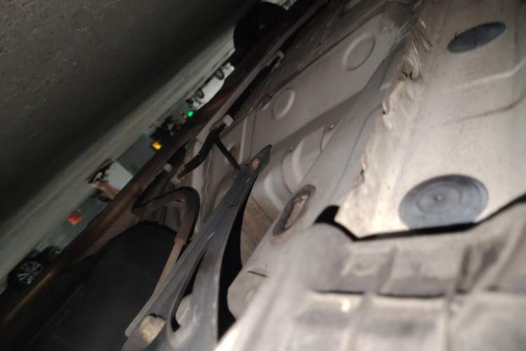 Used Toyota YARiS L Zhi Xuan 2015 1.5G Automatic Xuan Dong Sunroof Special Edition Chassis Rear Left