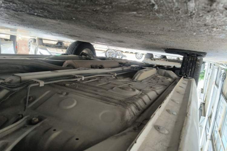 Used Toyota YARiS L Zhi Xuan 2015 1.5G Automatic Xuan Dong Sunroof Special Edition Chassis Rear Left