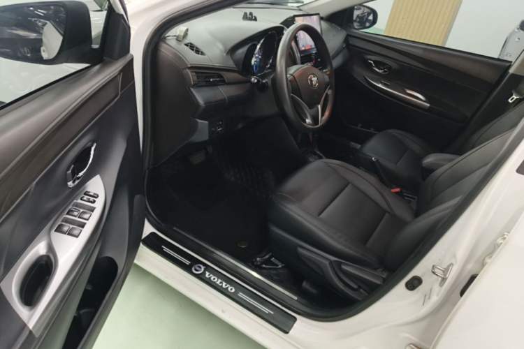 Used Toyota YARiS L Zhi Xuan 2015 1.5E Automatic Charm Edition Driver Seat