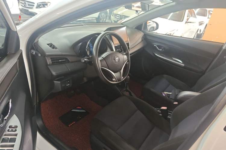Used Toyota YARiS L Zhi Xuan 2015 1.5E Automatic Charm Edition Driver Seat