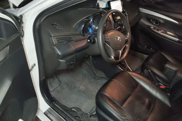 Used Toyota YARiS L Zhi Xuan 2015 1.5E Automatic Charm Edition Driver Seat