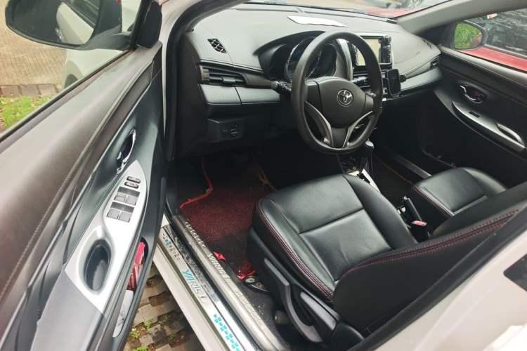 Used Toyota YARiS L Zhi Xuan 2015 1.5E Automatic Charm Edition Driver Seat