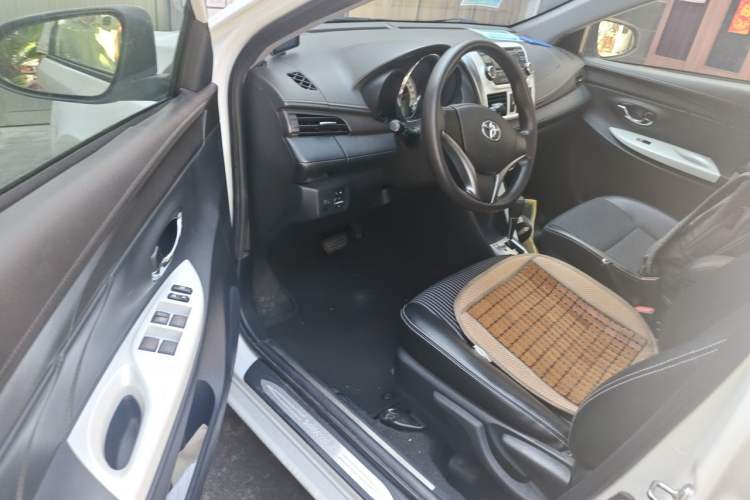 Used Toyota YARiS L Zhi Xuan 2015 1.5G Automatic Xuan Dong Sunroof Special Edition Driver Seat
