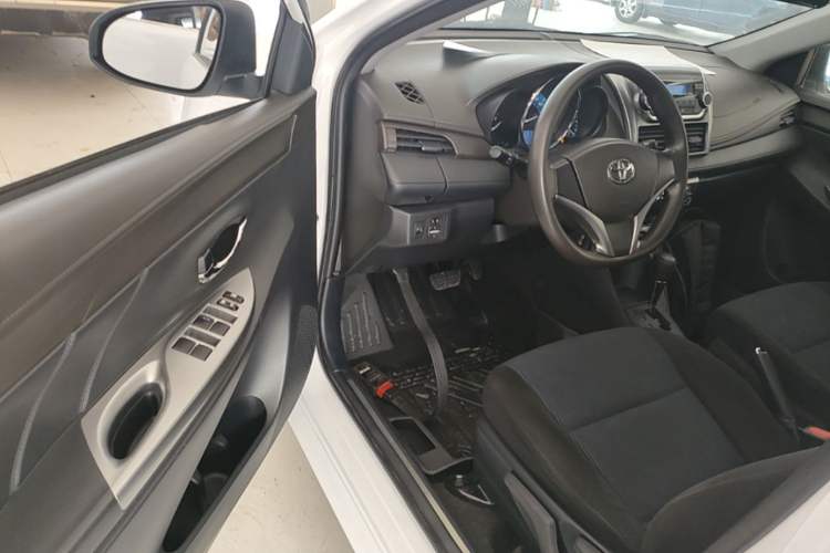 Used Toyota YARiS L Zhi Xuan 2015 1.5E Automatic Charm Edition Driver Seat