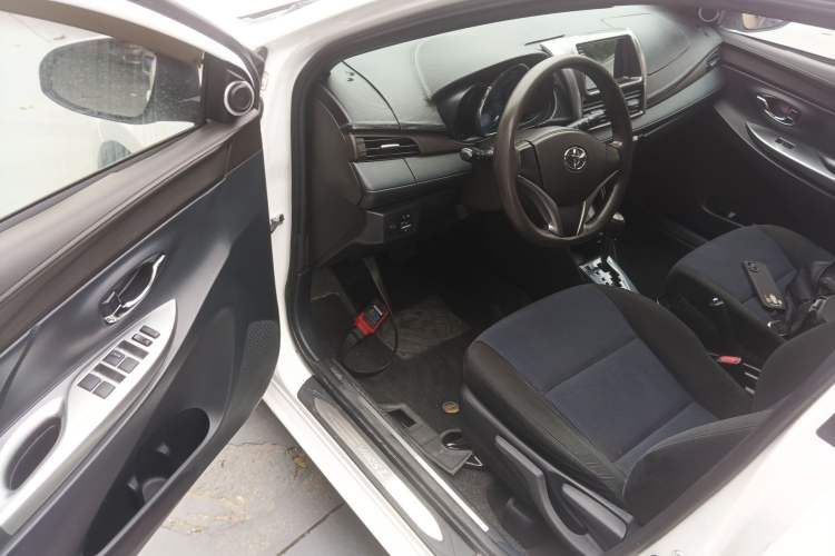 Used Toyota YARiS L Zhi Xuan 2015 1.5E Automatic Charm Edition Driver Seat