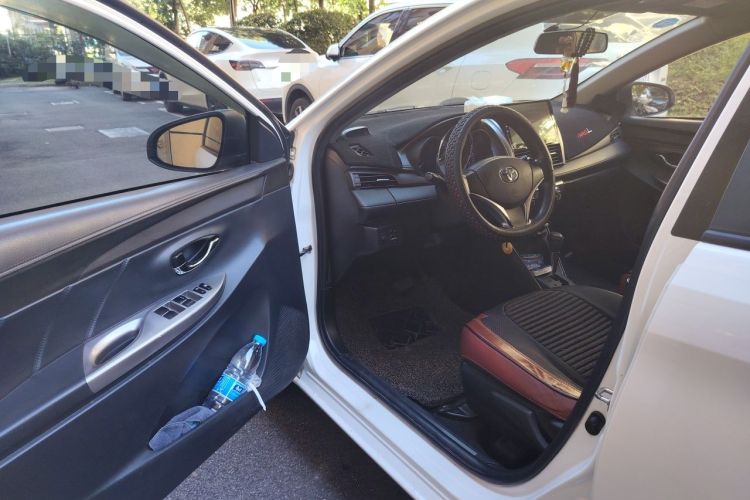 Used Toyota YARiS L Zhi Xuan 2015 1.5E Automatic Charm Edition Driver Seat