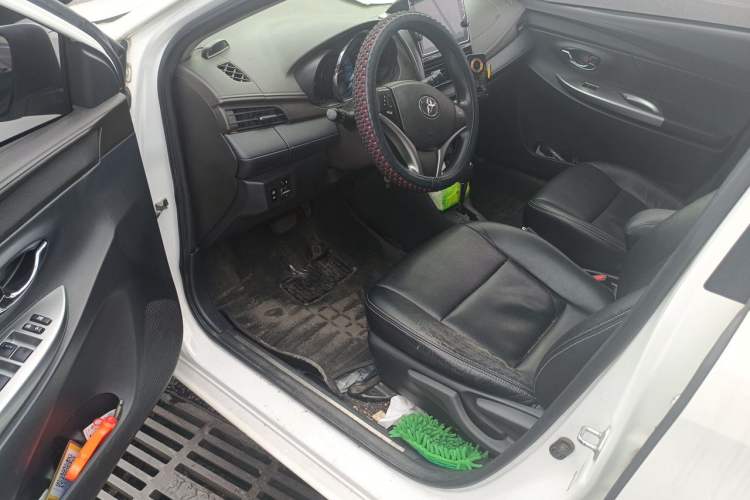 Used Toyota YARiS L Zhi Xuan 2015 1.5E Automatic Charm Edition Driver Seat