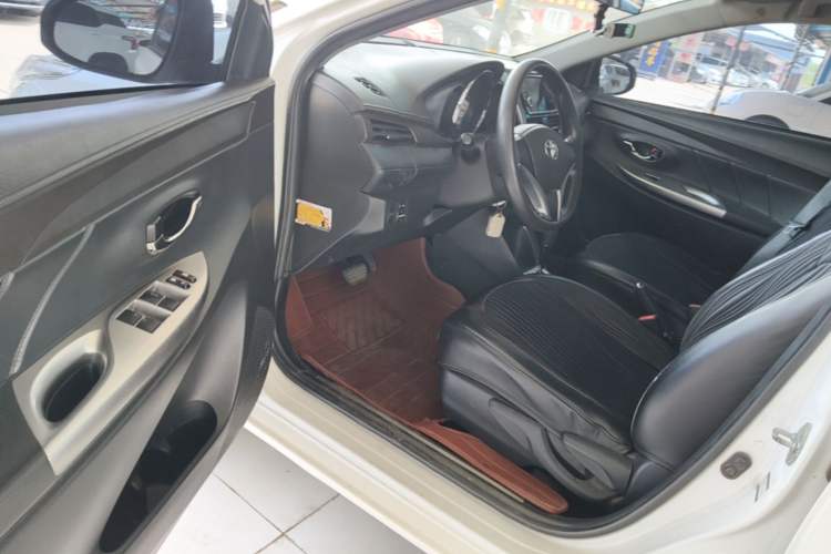 Used Toyota YARiS L Zhi Xuan 2015 1.5E Automatic Charm Edition Driver Seat