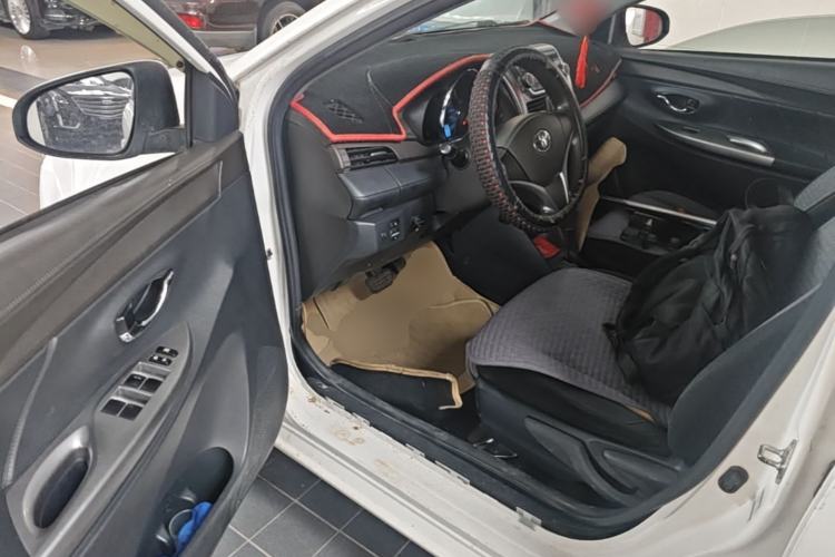 Used Toyota YARiS L Zhi Xuan 2015 1.5E Automatic Charm Edition Driver Seat
