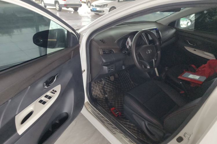 Used Toyota YARiS L Zhi Xuan 2015 1.5G Manual Xuan Dong Sunroof Special Edition Driver Seat