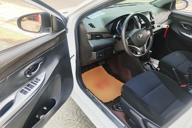 Used Toyota YARiS L Zhi Xuan 2015 1.5E Automatic Charm Edition Driver Seat