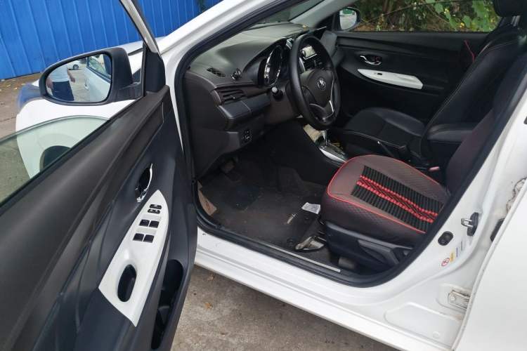 Used Toyota YARiS L Zhi Xuan 2015 1.5G Automatic Xuan Dong Sunroof Special Edition Driver Seat