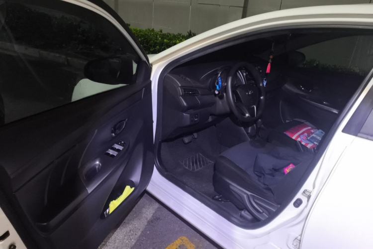 Used Toyota YARiS L Zhi Xuan 2015 1.5E Automatic Charm Edition Driver Seat