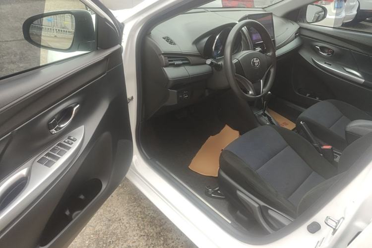 Used Toyota YARiS L Zhi Xuan 2015 1.5E Automatic Charm Edition Driver Seat