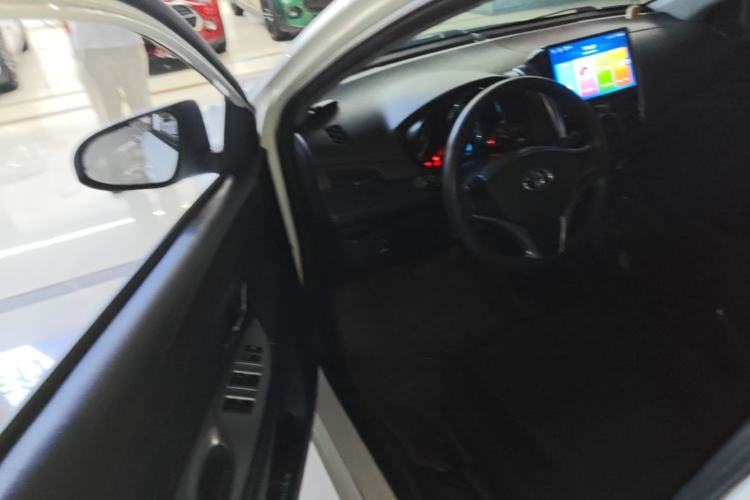 Used Toyota YARiS L Zhi Xuan 2015 1.5E Automatic Charm Edition Driver Seat