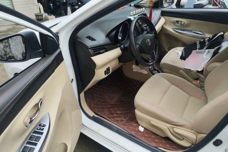 Used Toyota YARiS L Zhi Xuan 2015 1.5E Automatic Charm Edition Driver Seat