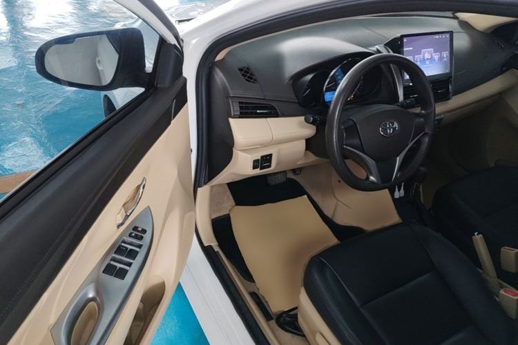 Used Toyota YARiS L Zhi Xuan 2015 1.5E Automatic Charm Edition Driver Seat