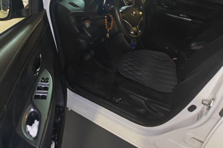 Used Toyota YARiS L Zhi Xuan 2015 1.5E Automatic Charm Edition Driver Seat