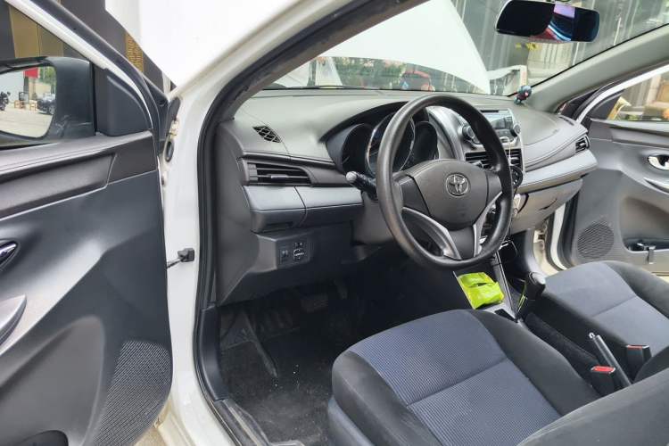 Used Toyota YARiS L Zhi Xuan 2015 1.5E Automatic Charm Edition Driver Seat