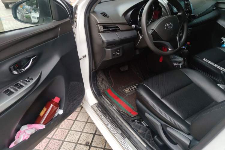 Used Toyota YARiS L Zhi Xuan 2015 1.5E Automatic Charm Edition Driver Seat