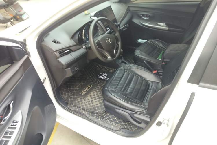 Used Toyota YARiS L Zhi Xuan 2015 1.5E Automatic Charm Edition Driver Seat