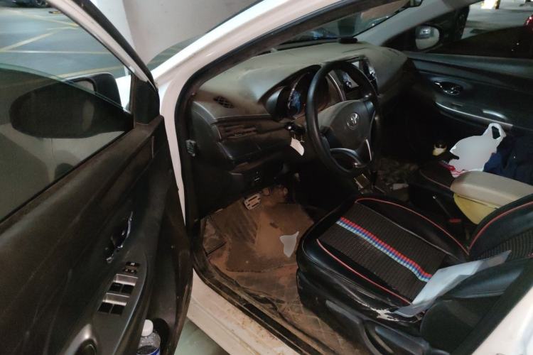 Used Toyota YARiS L Zhi Xuan 2015 1.5E Automatic Charm Edition Driver Seat