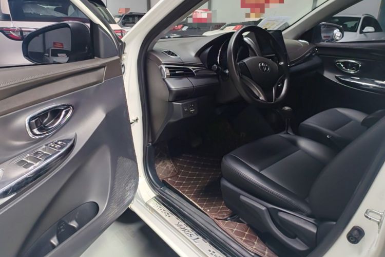 Used Toyota YARiS L Zhi Xuan 2015 1.5E Automatic Charm Edition Driver Seat