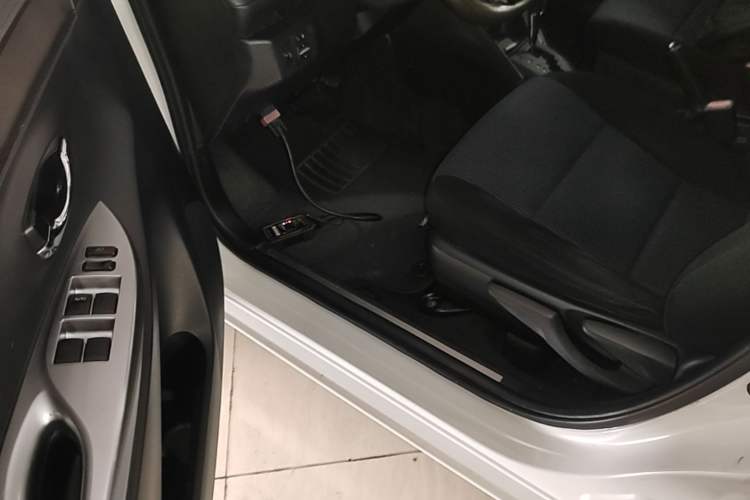 Used Toyota YARiS L Zhi Xuan 2015 1.5E Automatic Charm Edition Driver Seat