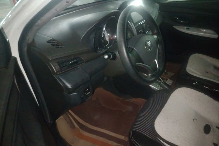 Used Toyota YARiS L Zhi Xuan 2015 1.5G Automatic Xuan Dong Sunroof Special Edition Driver Seat