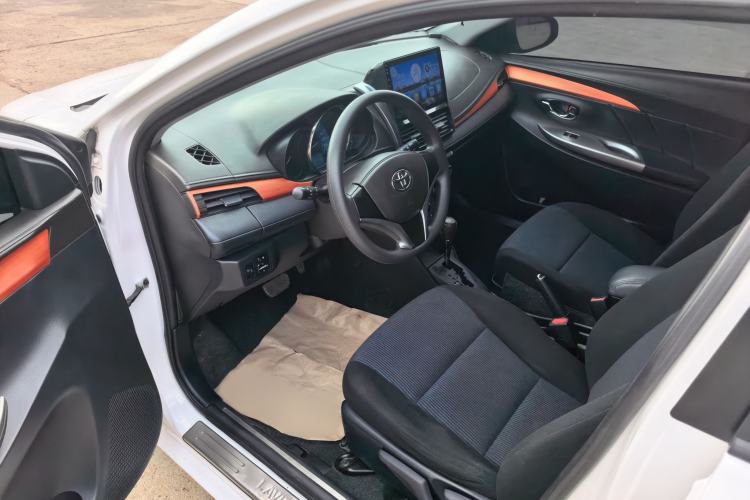 Used Toyota YARiS L Zhi Xuan 2015 1.5E Automatic Charm Edition Driver Seat