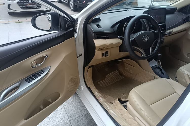 Used Toyota YARiS L Zhi Xuan 2015 1.5E Automatic Charm Edition Driver Seat