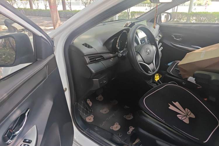Used Toyota YARiS L Zhi Xuan 2015 1.5E Automatic Charm Edition Driver Seat