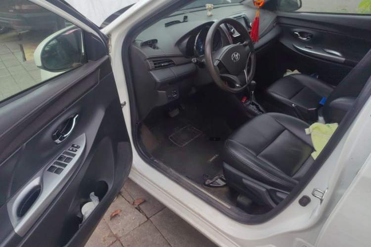 Used Toyota YARiS L Zhi Xuan 2015 1.5E Automatic Charm Edition Driver Seat