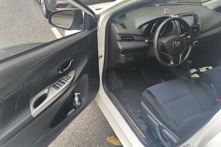 Used Toyota YARiS L Zhi Xuan 2015 1.5E Automatic Charm Edition Driver Seat