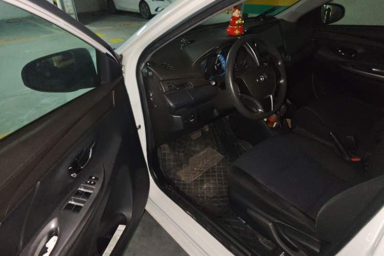Used Toyota YARiS L Zhi Xuan 2015 1.5E Automatic Charm Edition Driver Seat