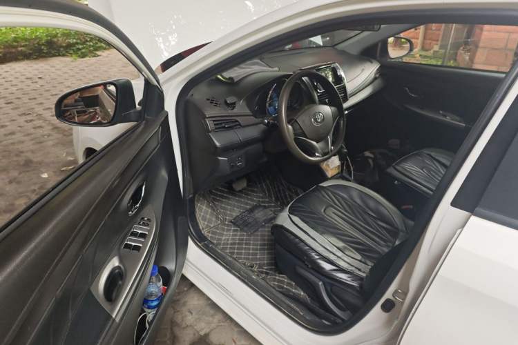 Used Toyota YARiS L Zhi Xuan 2015 1.5E Automatic Charm Edition Driver Seat