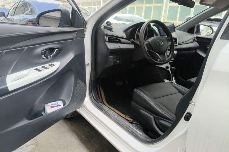 Used Toyota YARiS L Zhi Xuan 2015 1.5G Automatic Xuan Dong Sunroof Special Edition Driver Seat
