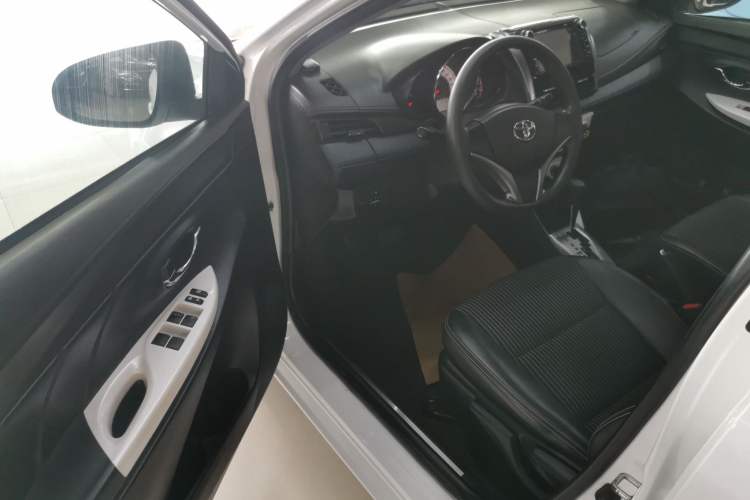 Used Toyota YARiS L Zhi Xuan 2015 1.5G Automatic Xuan Dong Sunroof Special Edition Driver Seat